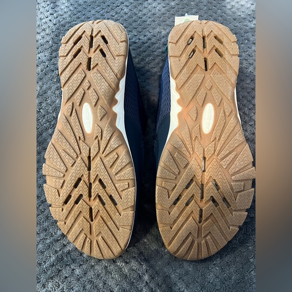 NWT -Blue water shoes (men’s) - Picture 3 of 5